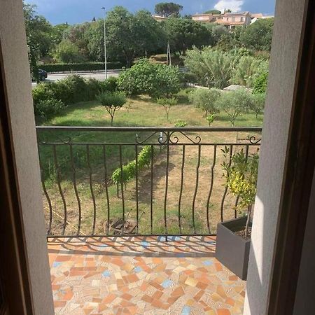 Appartement Independant Dans Villa, Entre Frejus Et St Raphael Exterior foto