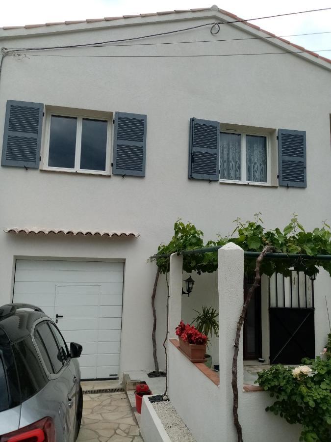 Appartement Independant Dans Villa, Entre Frejus Et St Raphael Exterior foto