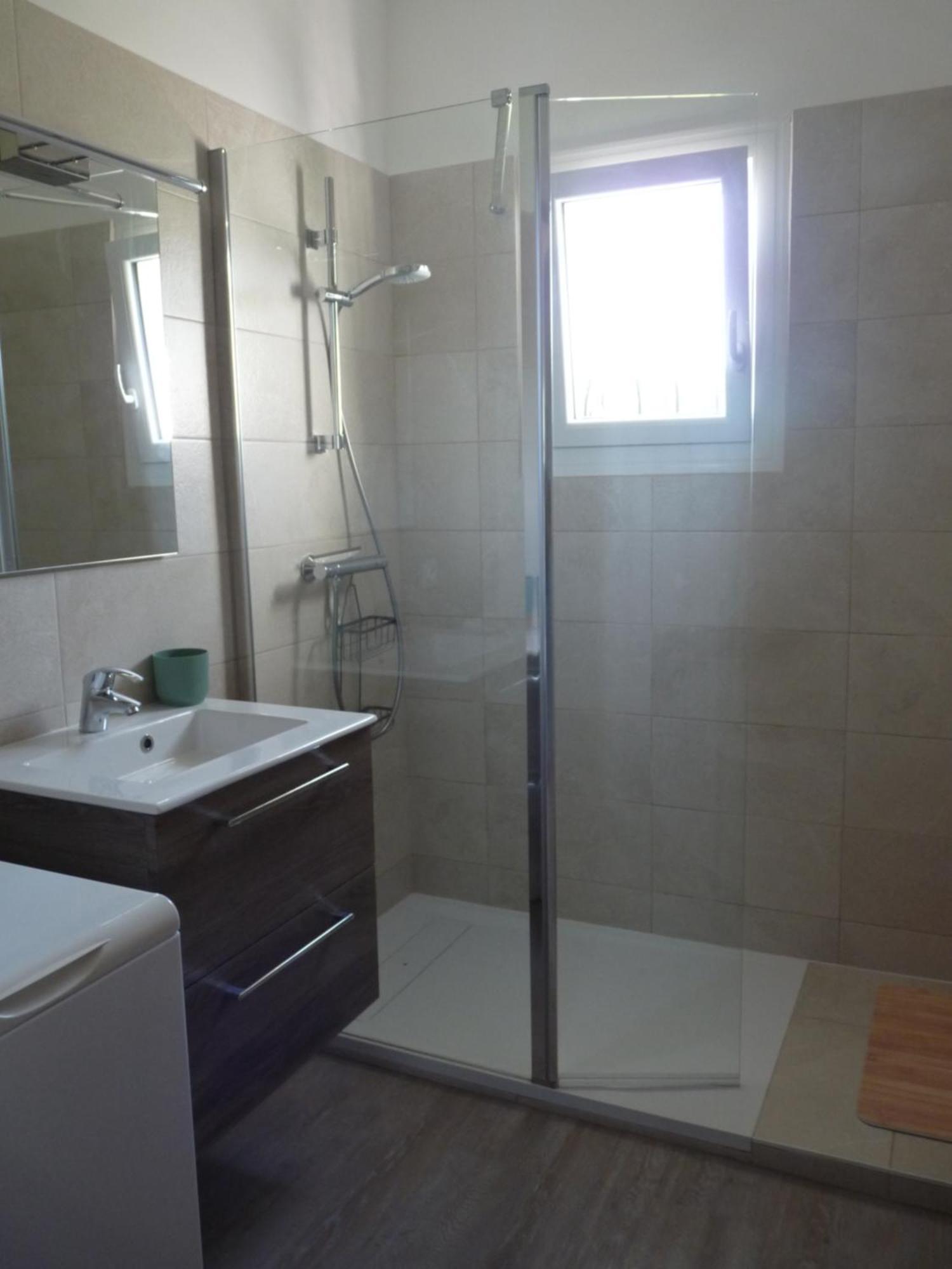 Appartement Independant Dans Villa, Entre Frejus Et St Raphael Exterior foto
