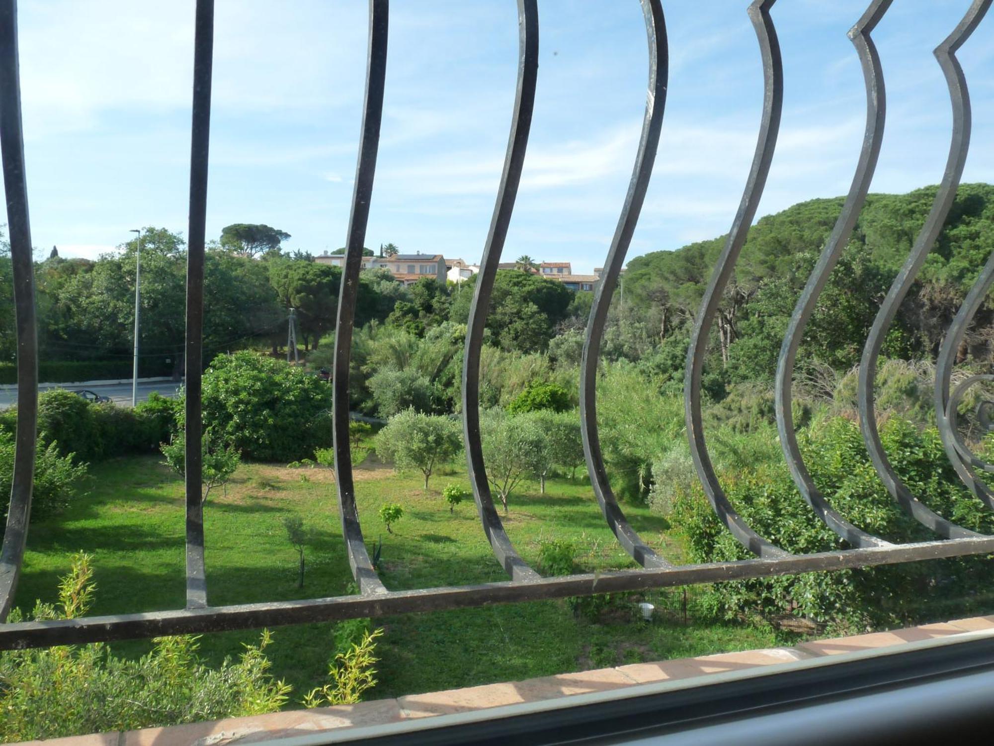 Appartement Independant Dans Villa, Entre Frejus Et St Raphael Exterior foto